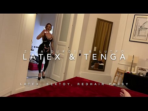 ❤️ Usisi otholwa enekhanda elibomvu egqoke imvunulo ye-latex ebhejwa usingamzali Ucansi lwendunu ku-zu.makesexnotwar.ru